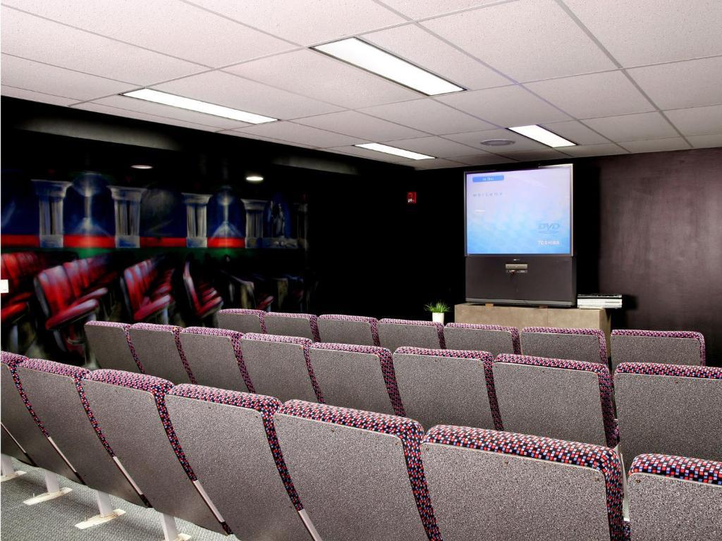 Residence & Conference Centre - Hamilton Bagian luar foto